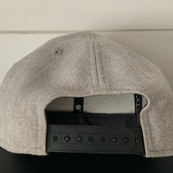 5/$25 New Era Chicago Bulls Snap Back - Picture 7 of 8